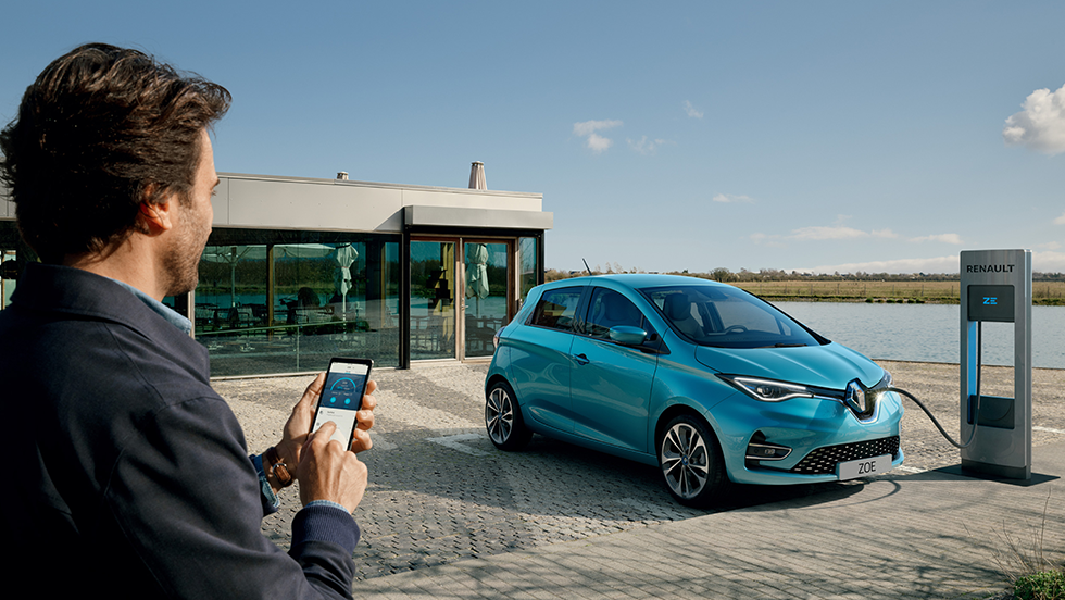 New Renault ZOE Travelling made easier with connected services